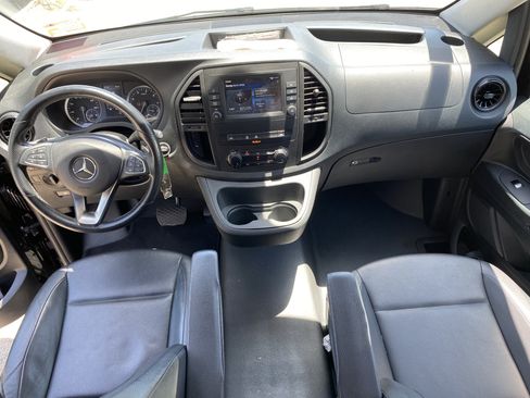 Used 2023 Mercedes-Benz Metris Passenger image 23