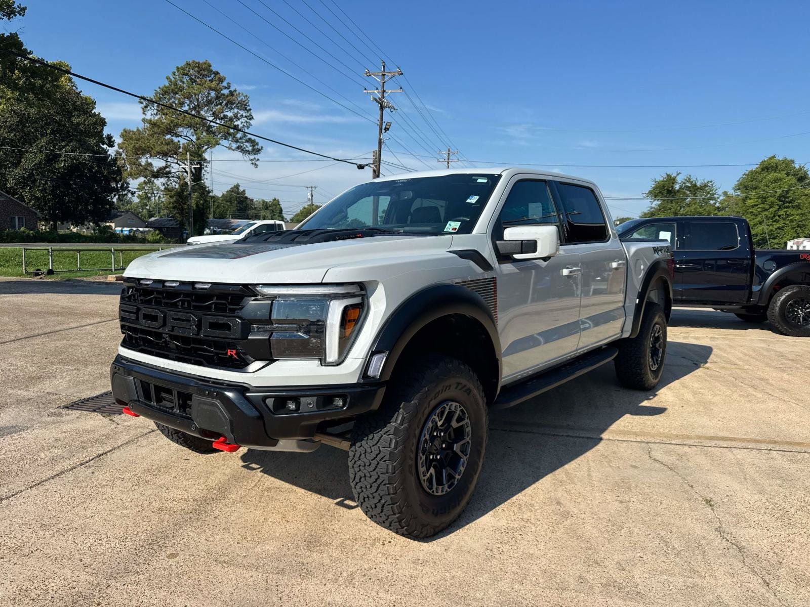 Used 2026 Ford F150 Raptor w/ Equipment Group 803A Raptor R AWD/4WD image 3