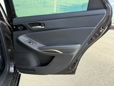 Used 2019 Toyota Avalon XLE w/ Preferred Accessory Package image 32