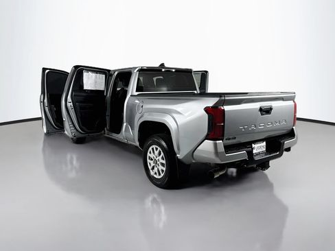Used 2024 Toyota Tacoma SR5 AWD/4WD image 24