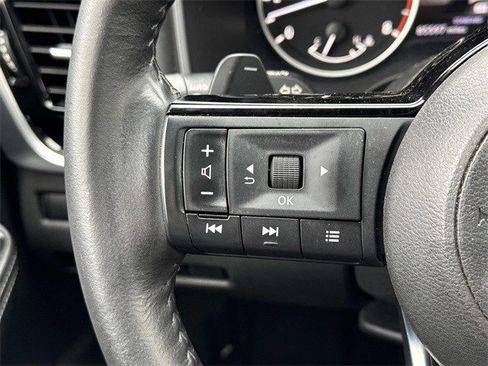 Used 2023 Nissan Rogue SL w/ SL Premium Package image 25
