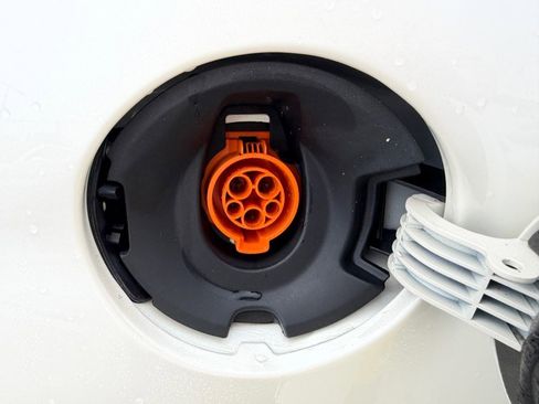 Used 2018 FIAT 500 e image 43