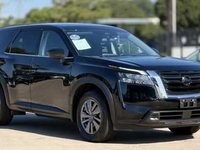 Used 2025 Nissan Pathfinder S
