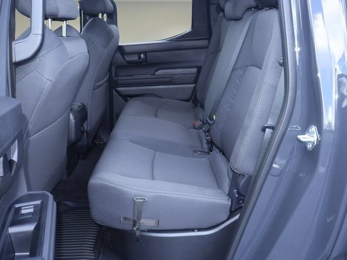 Certified 2024 Toyota Tacoma SR5 AWD/4WD image 12