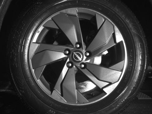 Used 2025 Nissan Rogue SV image 14