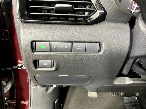 Certified 2024 Nissan Sentra SV FWD image 36