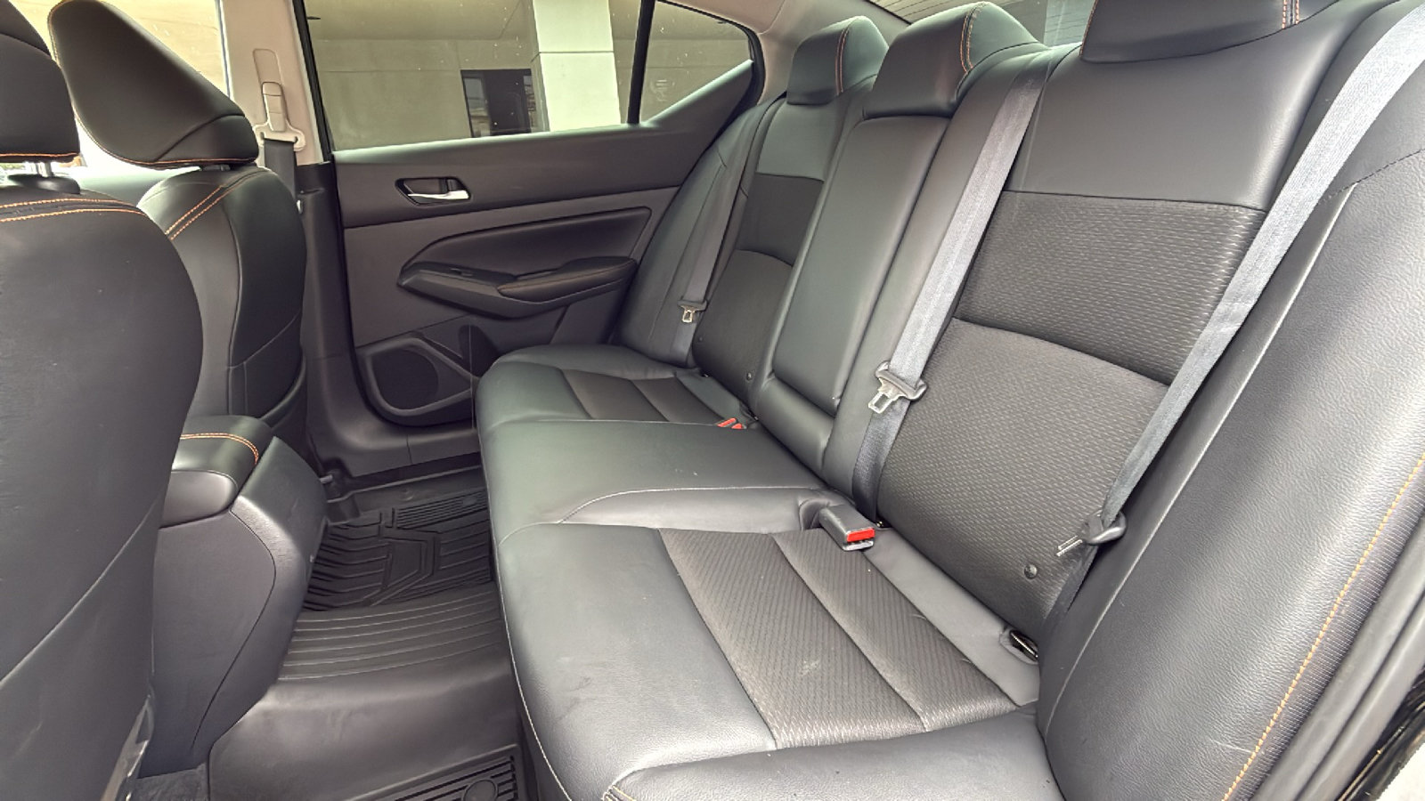 Used 2022 Nissan Altima 2.5 SR w/ Midnight Edition Package FWD image 15