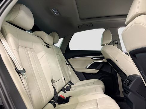 New 2025 Audi Q5 Premium Plus image 16