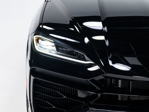 Used 2025 Lamborghini Urus SE AWD/4WD image 82