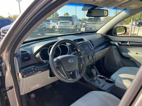 Used 2013 Kia Sorento LX w/ Value Pkg FWD image 20