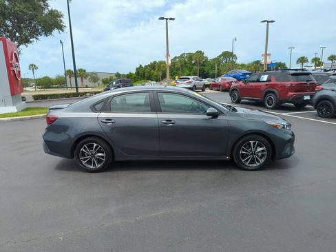 Used 2024 Kia Forte LXS FWD image 3