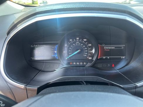 Used 2017 Ford Edge Titanium FWD image 15