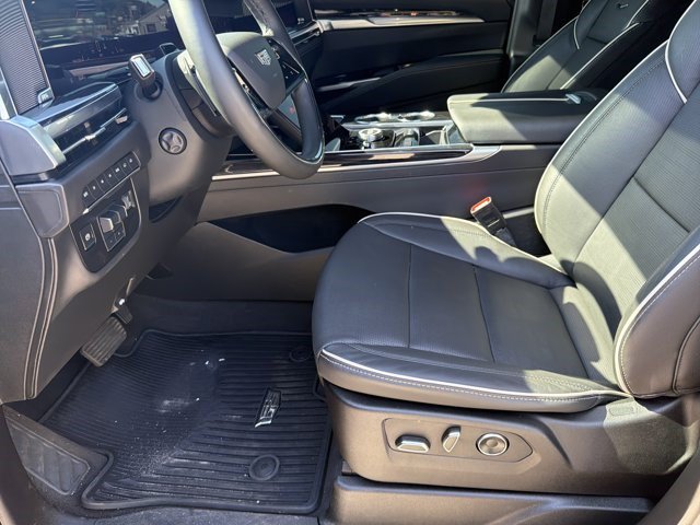 Certified 2025 Cadillac Escalade Sport w/ Touring Package AWD/4WD image 6