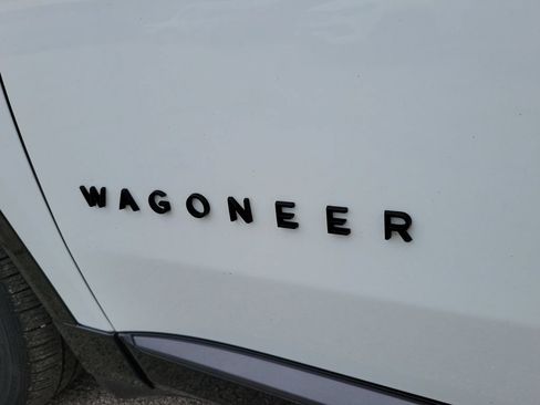 Used 2024 Jeep Wagoneer Launch Edition AWD/4WD image 6