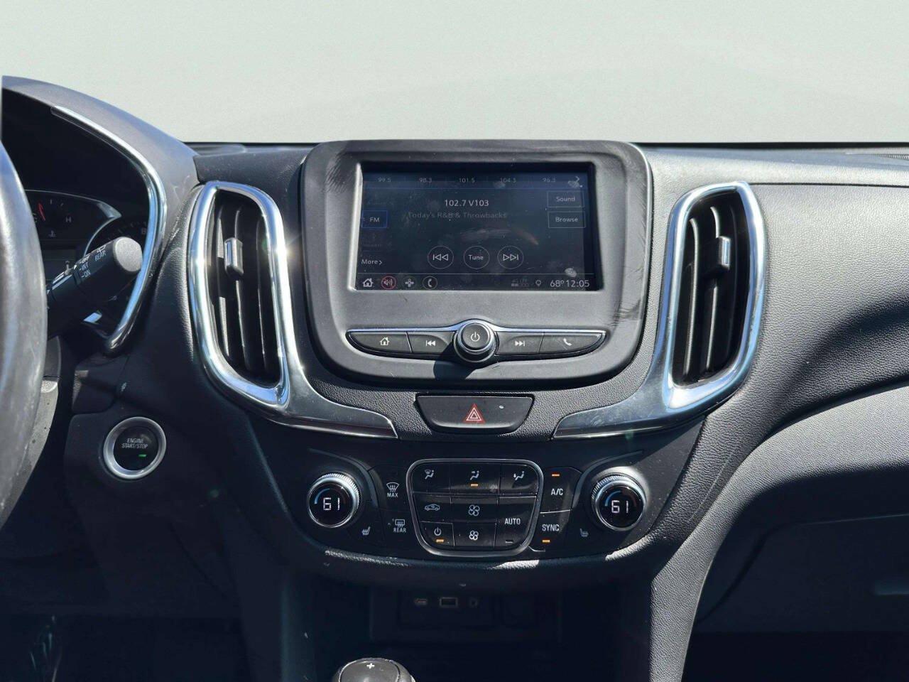 Used 2020 Chevrolet Equinox LT FWD image 38