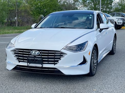 Used 2023 Hyundai Sonata Limited w/ Cargo Package FWD image 2