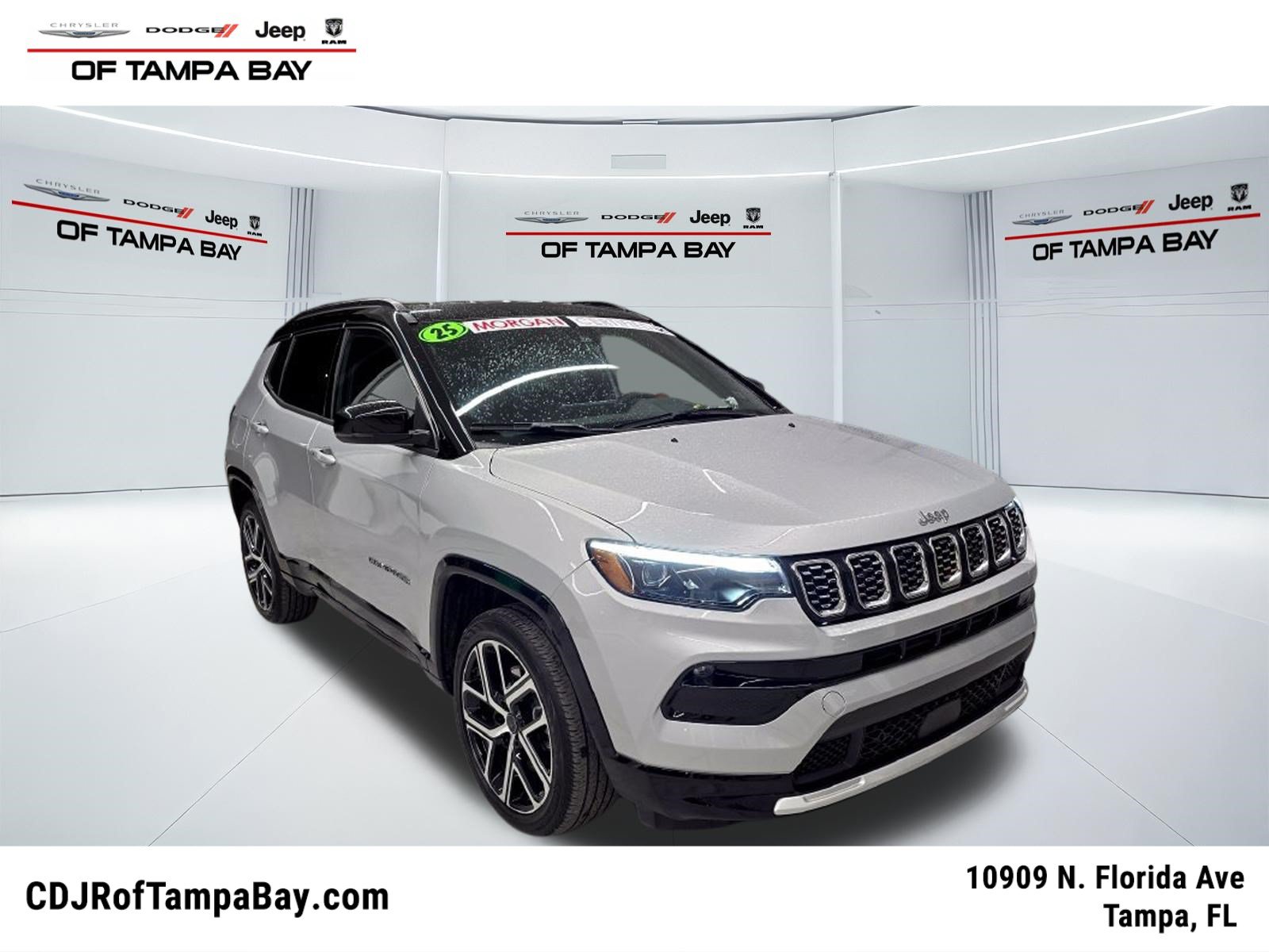 Used 2025 Jeep Compass Limited w/ Elite Group AWD/4WD image 1