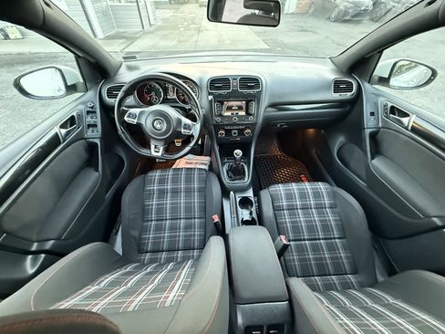 Used 2011 Volkswagen GTI 4-Door image 3