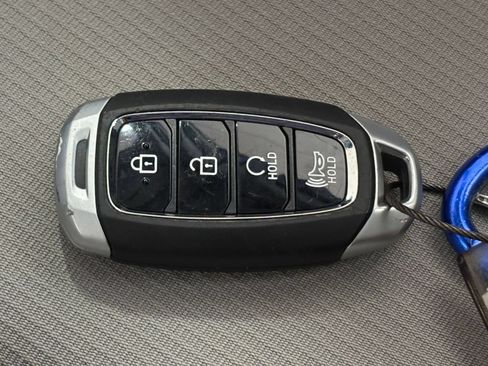 Used 2025 Hyundai Venue SEL FWD image 21