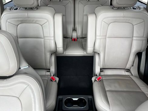 Used 2022 Lincoln Aviator Reserve w/ Equipment Group 201A image 14