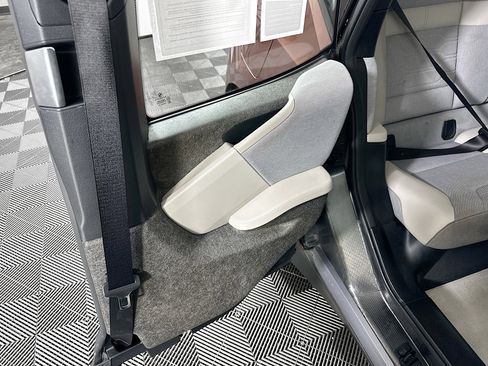 Used 2014 BMW i3 w/ Range Extender image 28