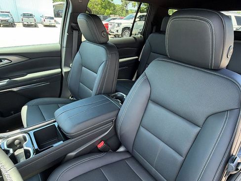 New 2026 Chevrolet Traverse LT w/ Midnight/Sport Edition FWD image 14