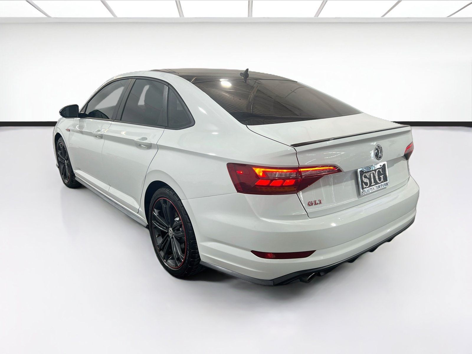 Used 2019 Volkswagen Jetta GLI FWD image 6