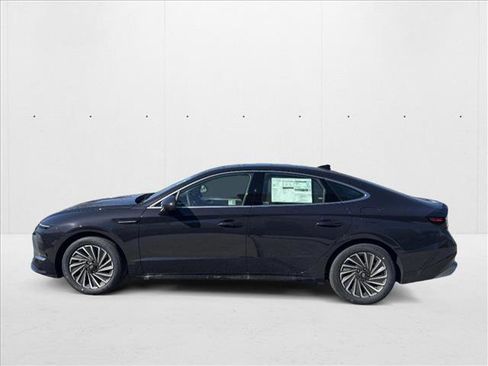 New 2025 Hyundai Sonata Limited image 5