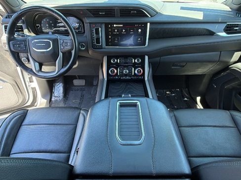 Used 2024 GMC Yukon Denali w/ Advanced Technology Package AWD/4WD image 26