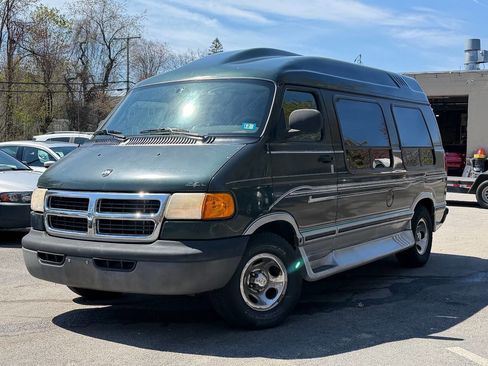 Used 2002 Dodge B1500 RWD image 1