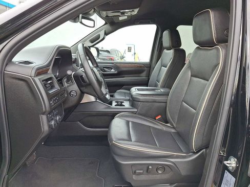 Used 2024 Chevrolet Suburban Premier image 24