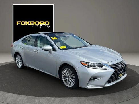 Used 2016 Lexus ES 350 w/ Luxury Package w/Wood Trim FWD image 3