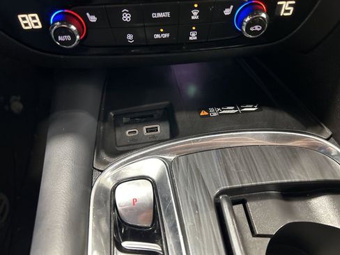 Used 2023 Buick Enclave Essence w/ Sport Touring Edition image 22