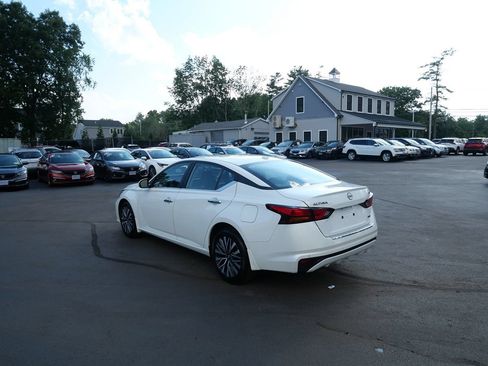 Used 2023 Nissan Altima 2.5 SV AWD/4WD image 5
