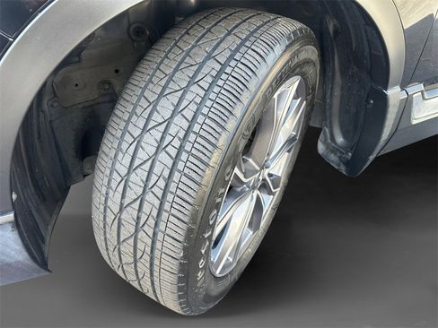 Used 2020 Honda CR-V Touring image 9