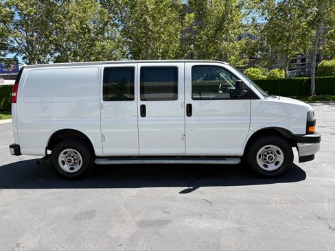 Used 2024 GMC Savana 2500 w/ Driver Convenience Package RWD image 7