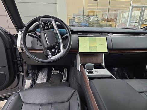 Used 2024 Land Rover Range Rover SE image 10