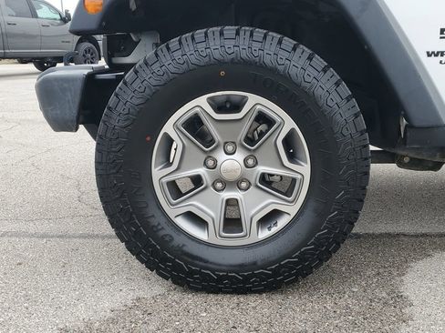 Used 2017 Jeep Wrangler Unlimited Sport w/ Connectivity Group image 7