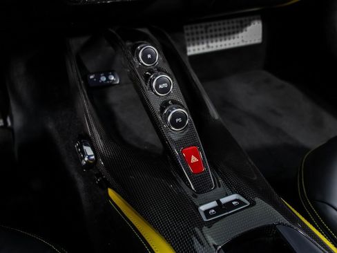 Certified 2020 Ferrari 812 Superfast image 5