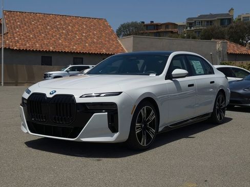 New 2026 BMW i7 eDrive50 w/ M Sport Package RWD image 2