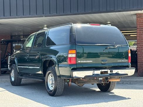 Used 2003 Chevrolet Suburban 2500 LT w/ LT Preferred Equipment Group image 6
