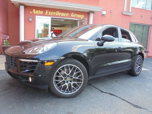 Used 2018 Porsche Macan GTS AWD/4WD image 2