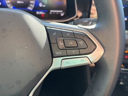 Used 2025 Volkswagen Jetta SE image 9