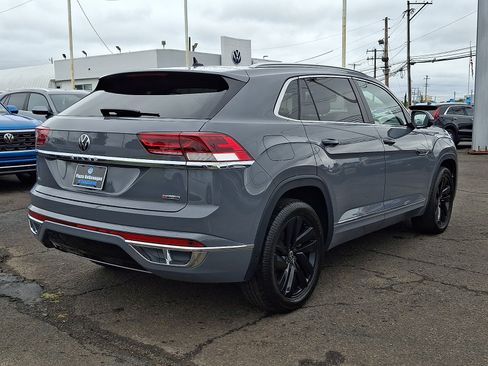 Used 2022 Volkswagen Atlas Cross Sport SEL R-Line w/ Cross Sport MDO Package AWD/4WD image 7