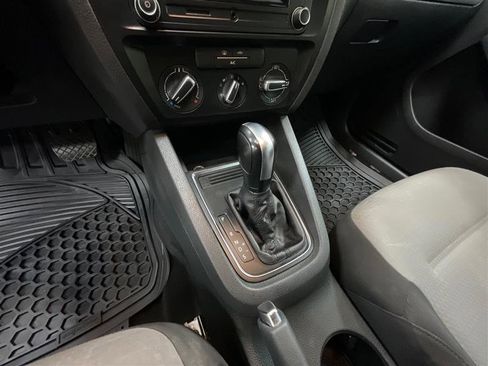 Used 2017 Volkswagen Jetta S image 15