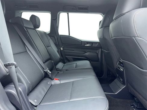 Used 2024 Toyota Land Cruiser image 37