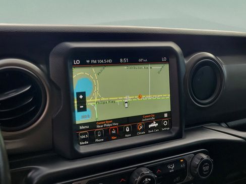 Used 2022 Jeep Gladiator Sport AWD/4WD image 7
