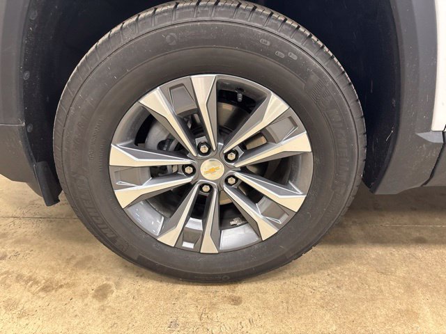 Used 2026 Chevrolet Equinox LT AWD/4WD image 11