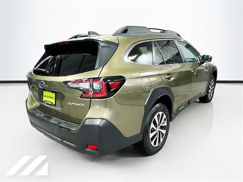 Certified 2025 Subaru Outback Premium image 5