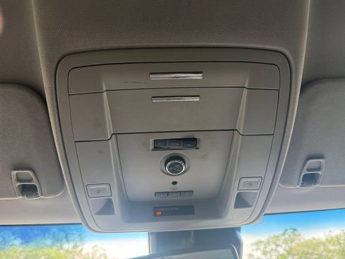 Used 2020 Chevrolet Suburban LT RWD image 26